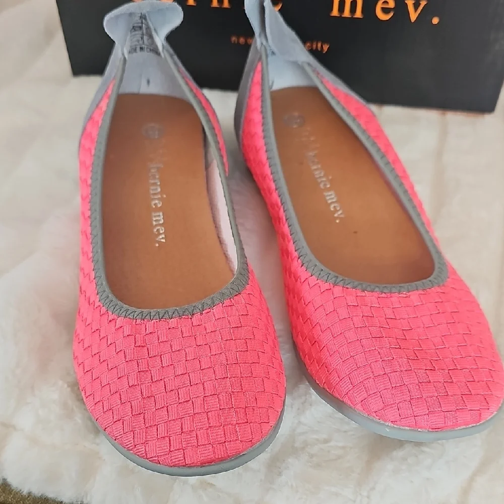 bernie mev. Women's Vibrant Red and Soft Gray Flats